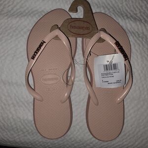 Havaianas Women's Slim Flip Flops in Crocus Rose with Metallic Logo
